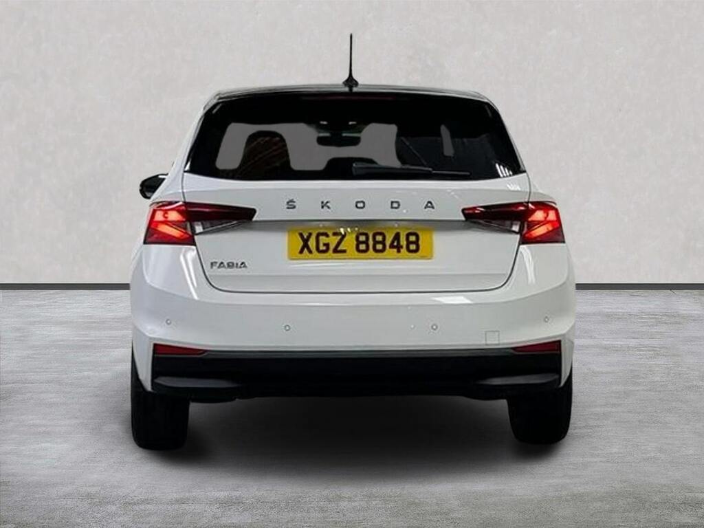 Skoda Fabia 1.0 Tsi Colour Edition Hatchback XGZ8848 White #4