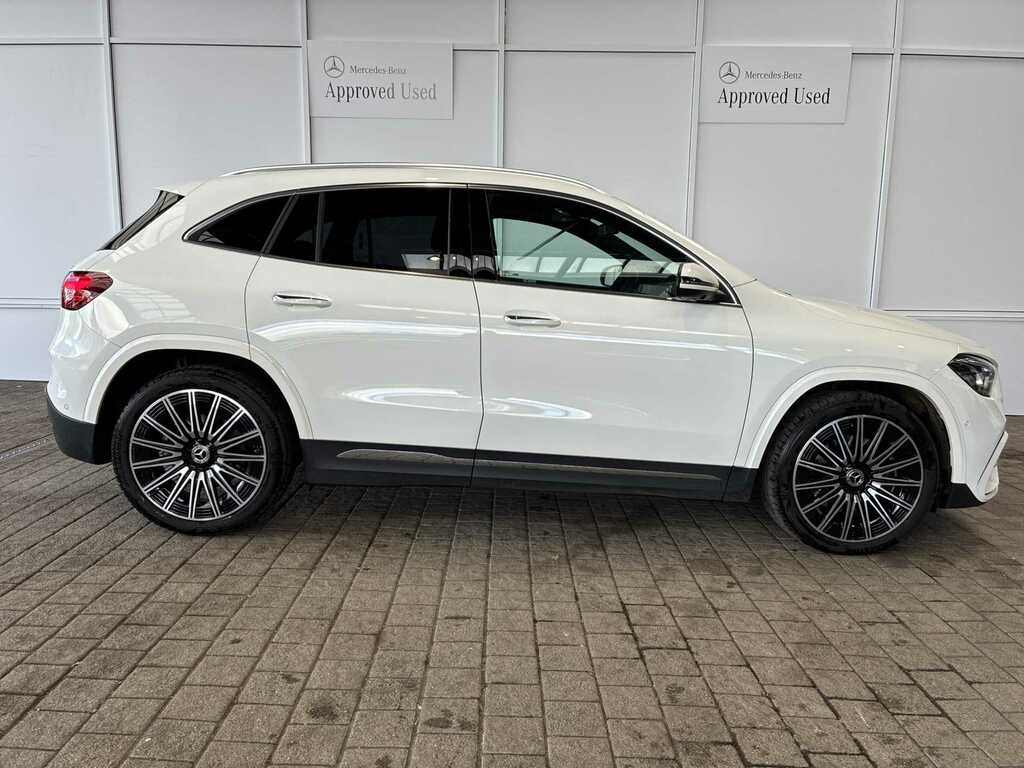Mercedes-Benz GLA Class Gla 220D 4Matic Amg Line Premium Plus KW74GWC White #3