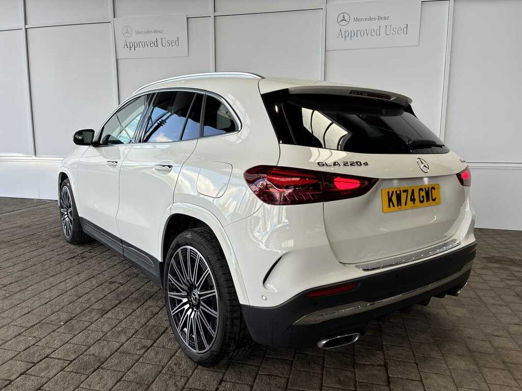 Mercedes-Benz GLA Class Gla 220D 4Matic Amg Line Premium Plus KW74GWC White #2