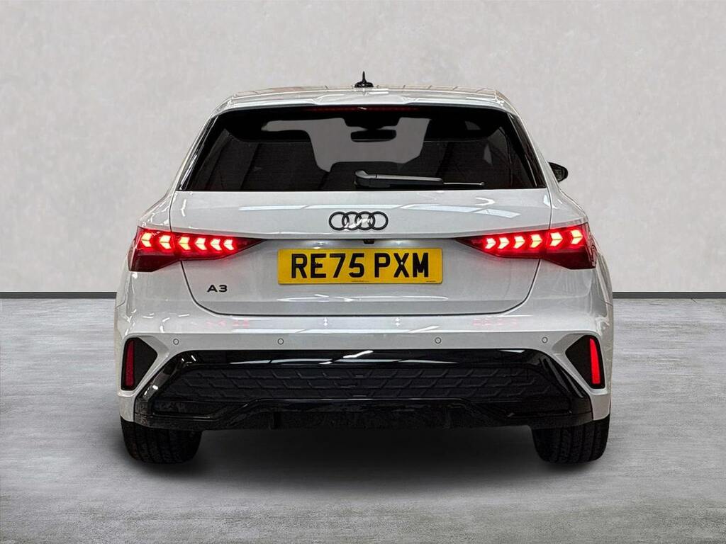 Audi A3 2.0 Tdi 150 Black Edition S Tronic Tech Pack RE75PXM White #4