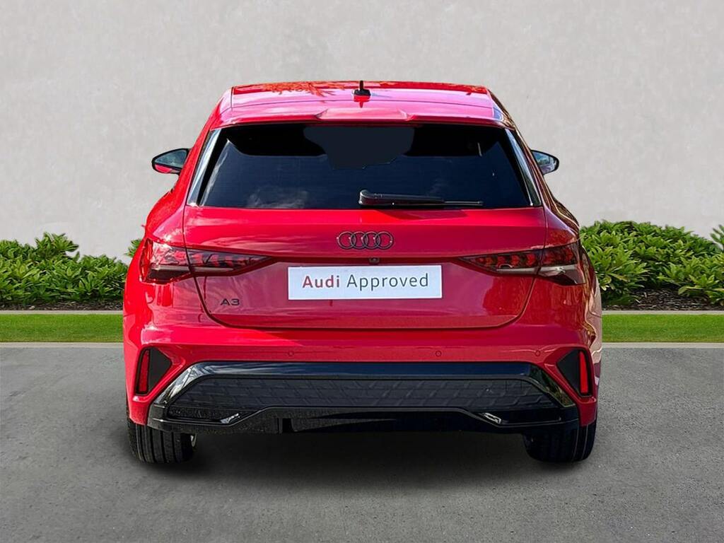Audi A3 1.5 Tfsi 150 Black Edition S Tronic NK75XZG Red #4