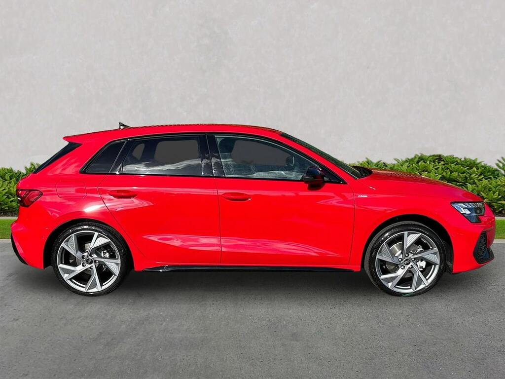 Audi A3 1.5 Tfsi 150 Black Edition S Tronic NK75XZG Red #3