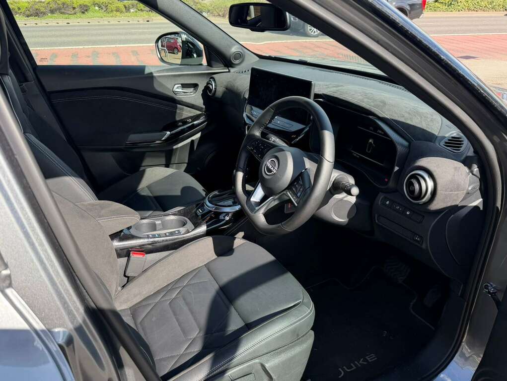 Nissan Juke 1.6 Hybrid Tekna YA75XUD Grey #3