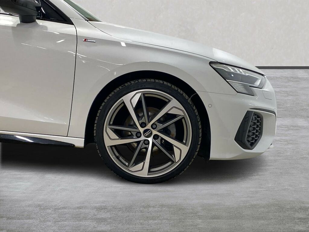 Audi A3 35 Tfsi Edition 1 Comfortsound LY73NSJ White #6
