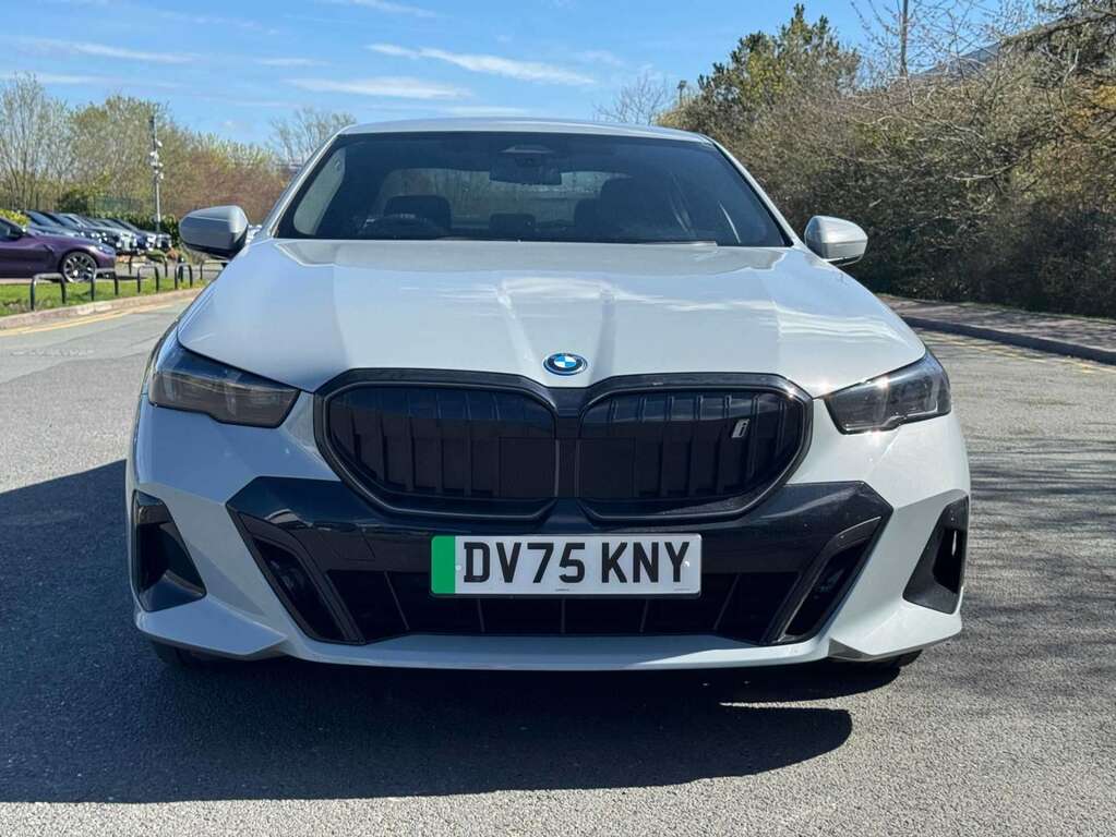 BMW i5 250Kw Edrive40 M Sport Pro 84Kwh DV75KNY Grey #2
