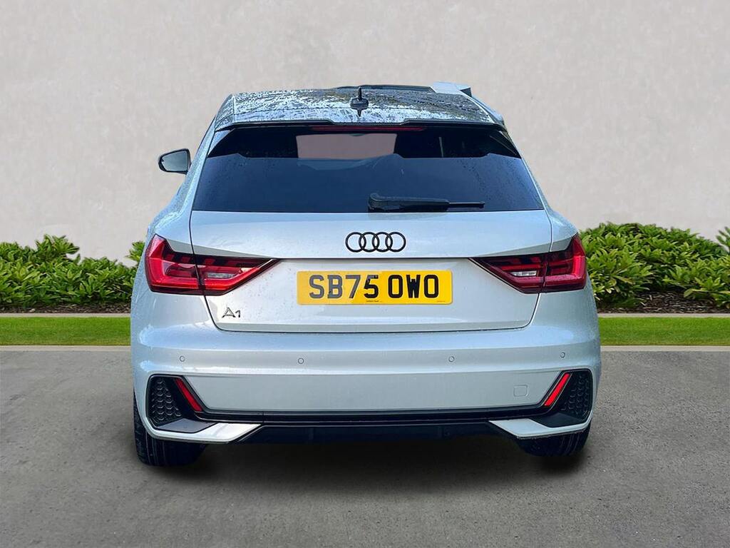 Audi A1 30 Tfsi Black Edition SB75OWO Silver #4