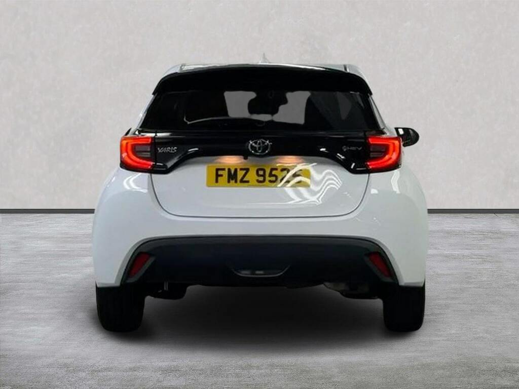 Toyota Yaris 1.5 Vvt-h Design Hatchback Hybrid E-cvt FMZ9525 White #4