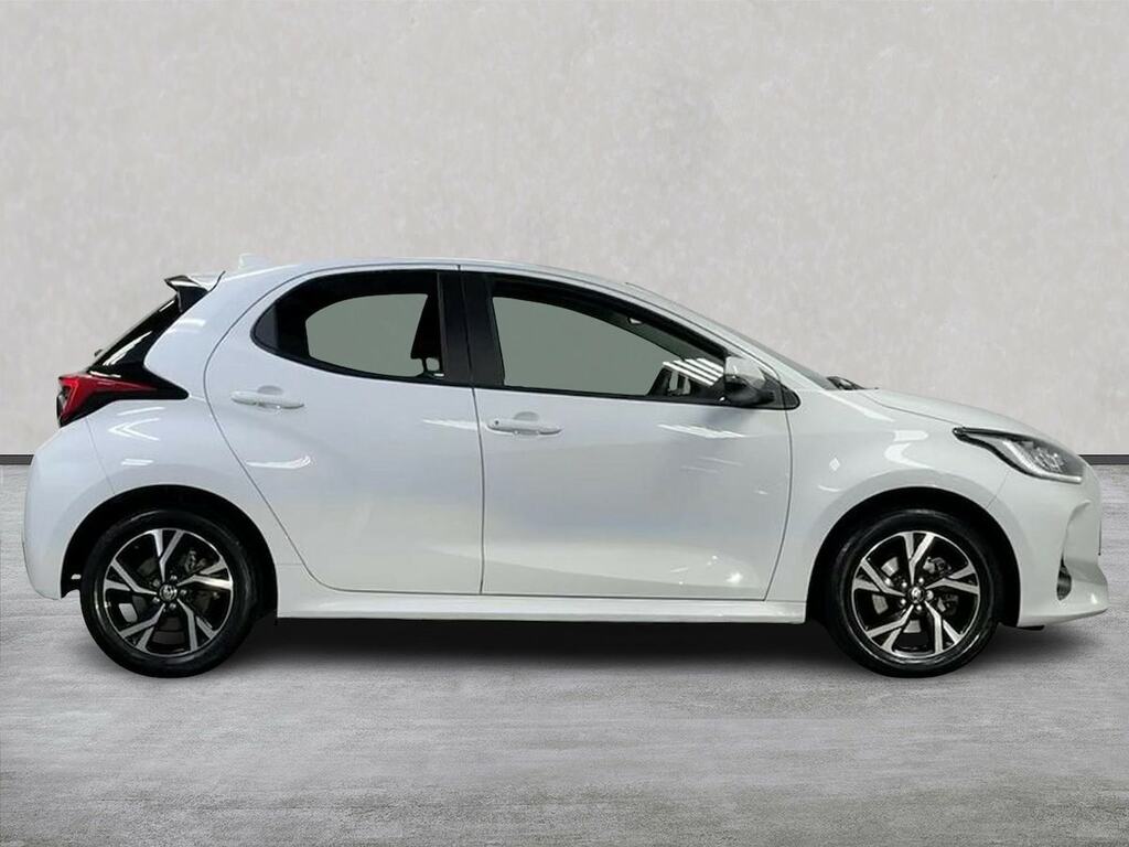 Toyota Yaris 1.5 Vvt-h Design Hatchback Hybrid E-cvt FMZ9525 White #3