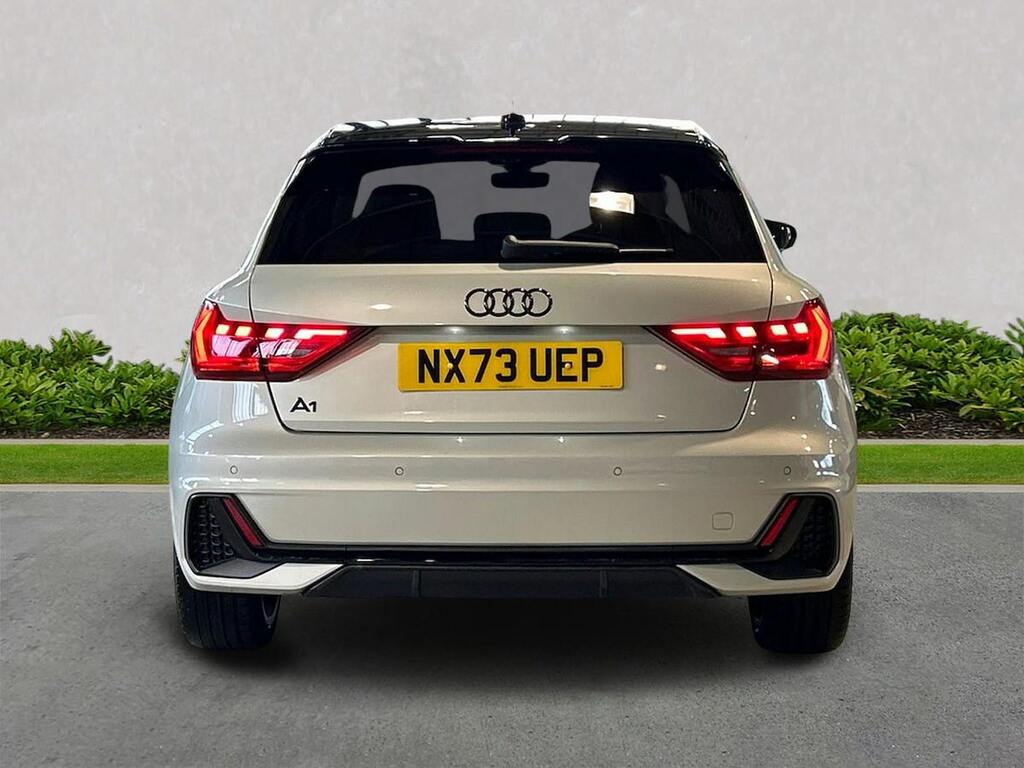 Audi A1 1.0 Tfsi 30 Black Edition Sportback Man NX73UEP Silver #4