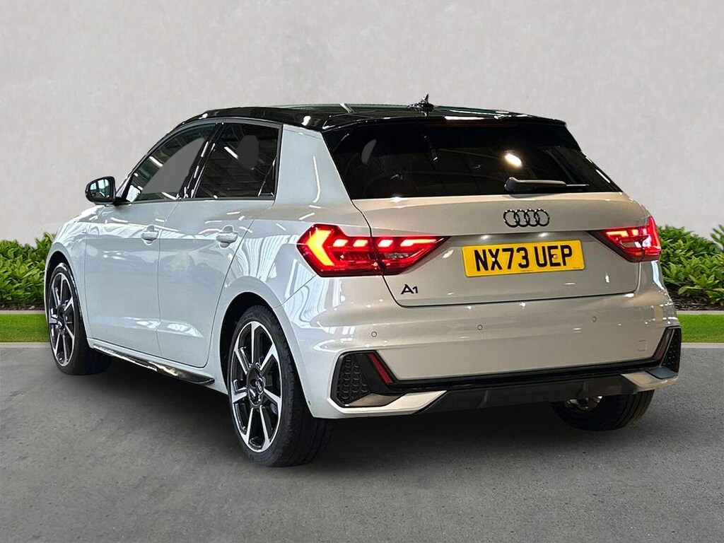 Audi A1 1.0 Tfsi 30 Black Edition Sportback Man NX73UEP Silver #2