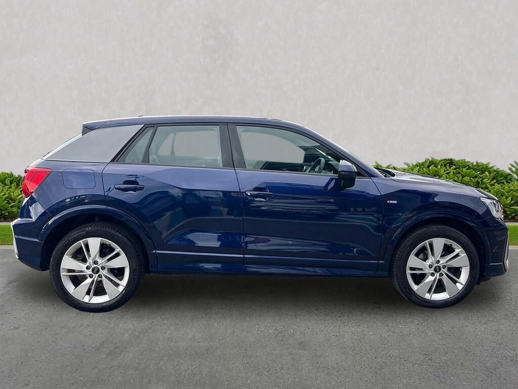 Audi Q2 35 Tfsi S Line S Tronic NJ23HLV Blue #3