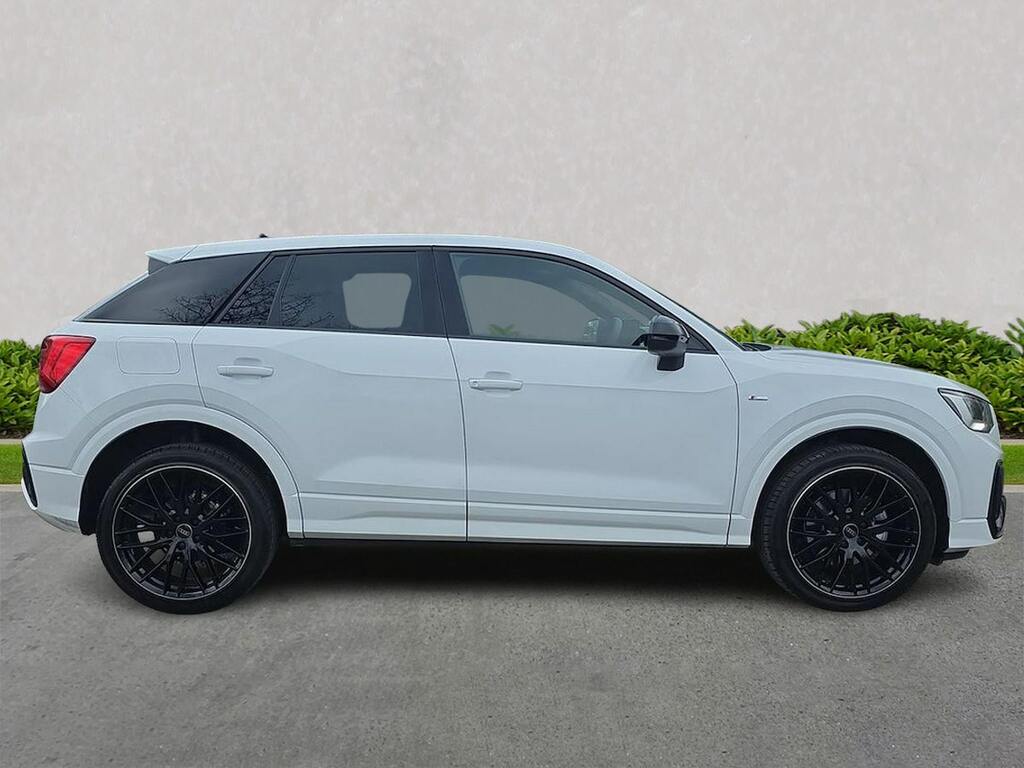 Audi Q2 35 Tfsi Black Edition S Tronic ND75ODF White #3
