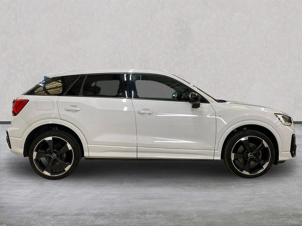 Audi Q2 1.5 Tfsi Cod 35 Black Edition Suv Manua DX21XLW White #3