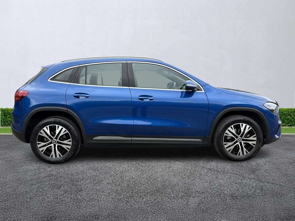 Mercedes-Benz GLA Class Gla 200 Sport Executive BA73YZZ Blue #3
