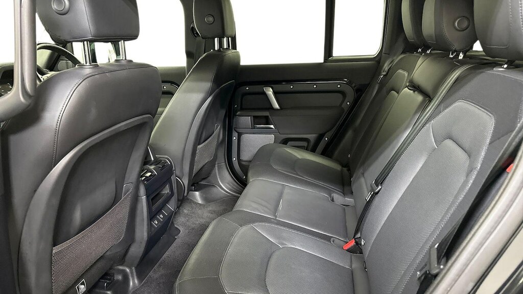 Land Rover Defender 110 3.0 D250 X-dynamic Se 110 KMZ8086 Black #4