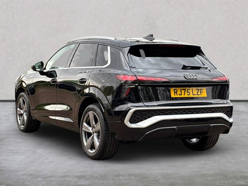 Audi Q3 1.5 Tfsi S Line S Tronic Soundvision Pack RJ75LZF Black #2