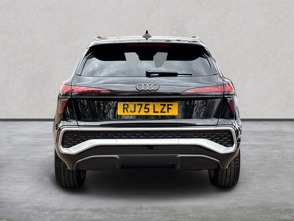 Audi Q3 1.5 Tfsi S Line S Tronic Soundvision Pack RJ75LZF Black #4