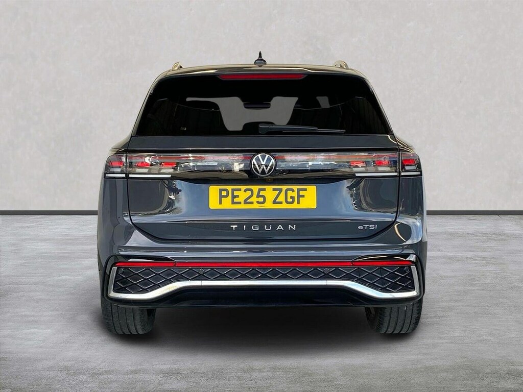 Volkswagen Tiguan Tiguan R-line 1.5 Etsi 150Ps 7-Speed Dsg PE25ZGF Grey #3