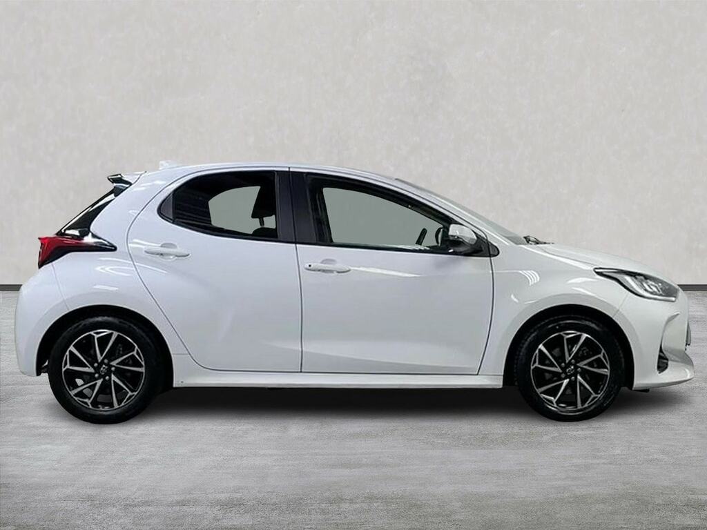 Toyota Yaris 1.5 Vvt-h Design Hatchback Hybrid E-cvt DMZ2298 White #3