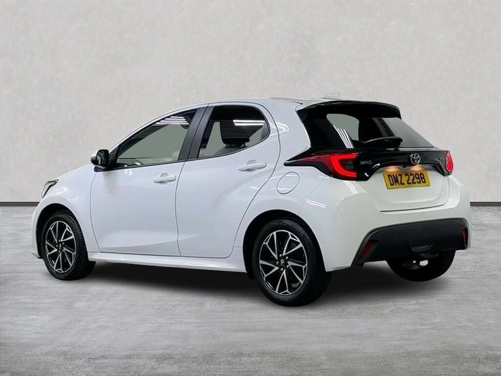 Toyota Yaris 1.5 Vvt-h Design Hatchback Hybrid E-cvt DMZ2298 White #2