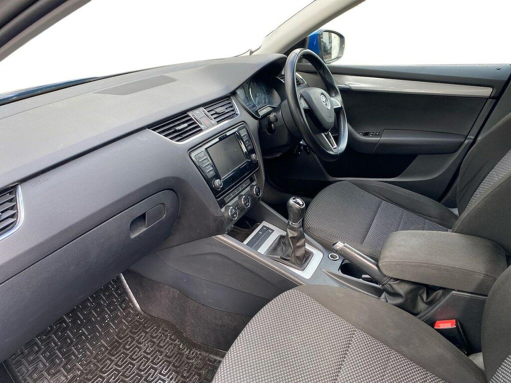 Skoda Octavia 1.6 Tdi Se Estate Euro 6 Ss Blue #6