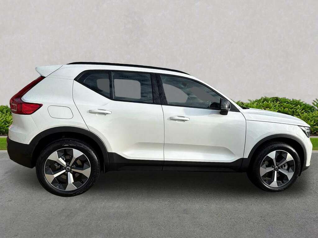 Volvo XC40 2.0 B4p Plus Dark EO75UZM White #3