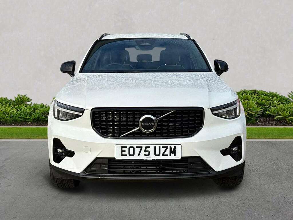 Volvo XC40 2.0 B4p Plus Dark EO75UZM White #5