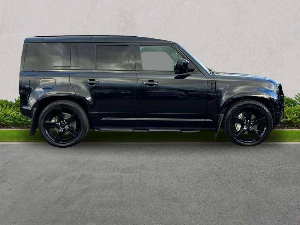 Land Rover Defender 110 2.0 P300e X-dynamic Se 110 Black #5