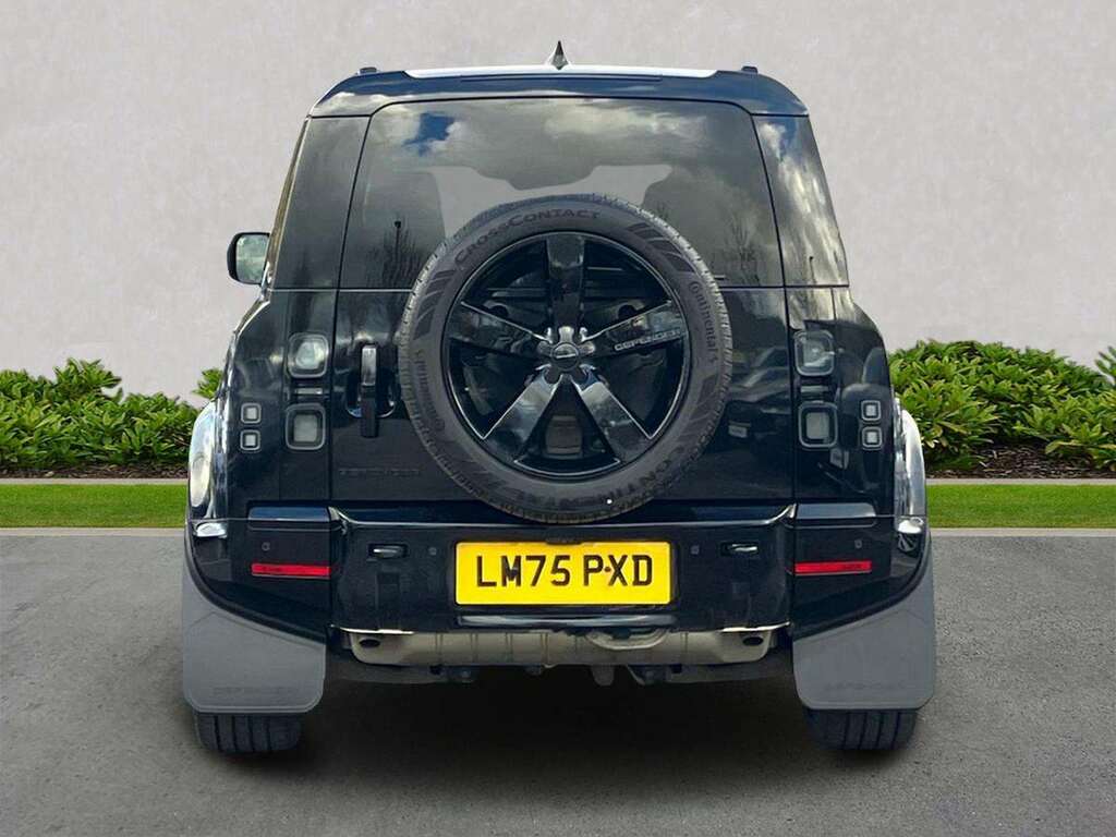 Land Rover Defender 110 2.0 P300e X-dynamic Se 110 Black #6
