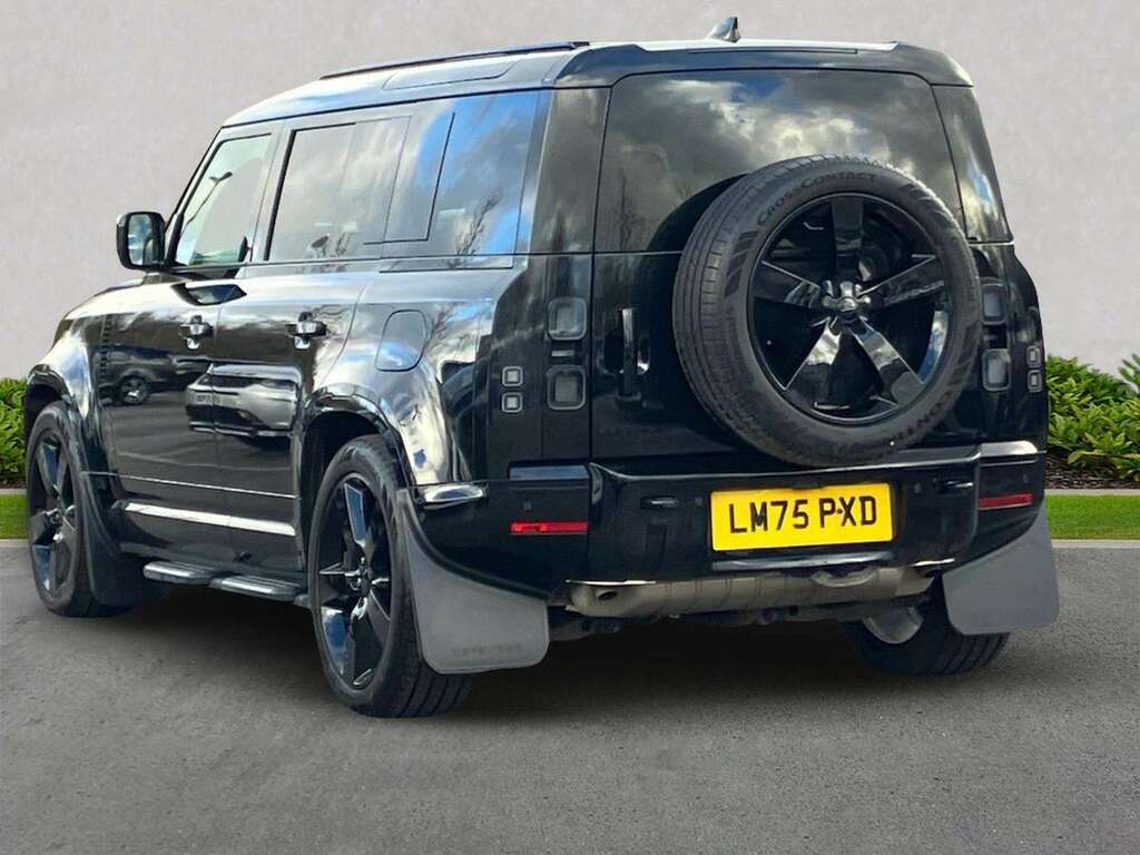 Land Rover Defender 110 2.0 P300e X-dynamic Se 110 Black #2