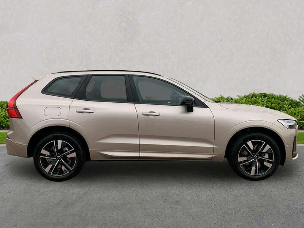 Volvo XC60 2.0 B5p Plus Dark Awd Geartronic AV75RNE Gold #3