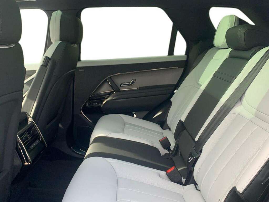 Land Rover Range Rover Sport 3.0 D250 Edition LR75BHJ Black #4