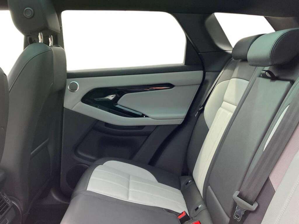 Land Rover Range Rover Evoque 2.0 D200 Edition LK75YYF Black #4