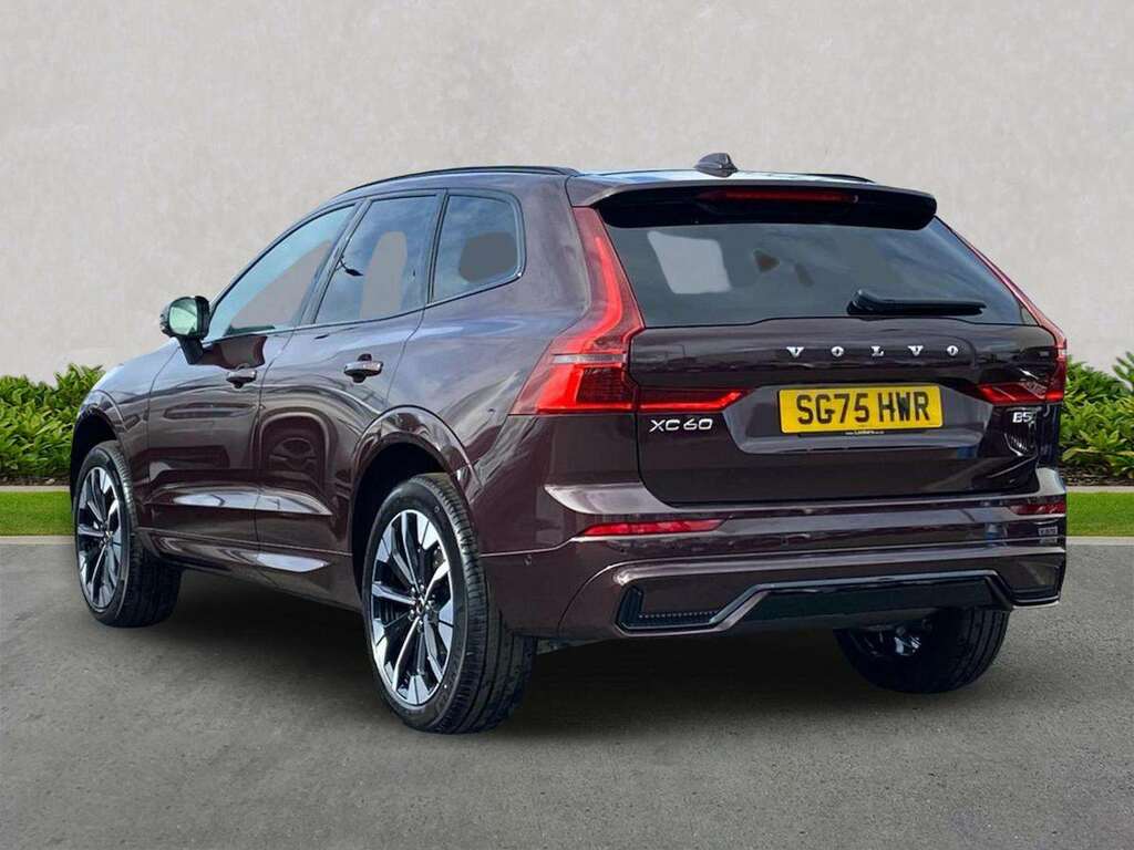 Volvo XC60 2.0 B5p Plus Dark Awd Geartronic SG75HWR Red #2