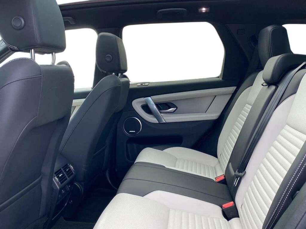 Land Rover Discovery Sport 2.0 D200 Dynamic Se 5 Seat AV75HXZ Black #4