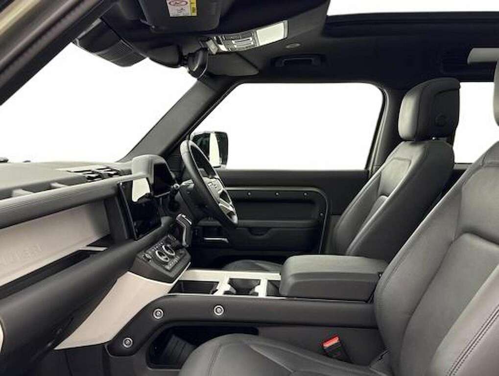 Land Rover Defender 90 3.0 D250 X-dynamic Hse 90 KW74FZM Green #3