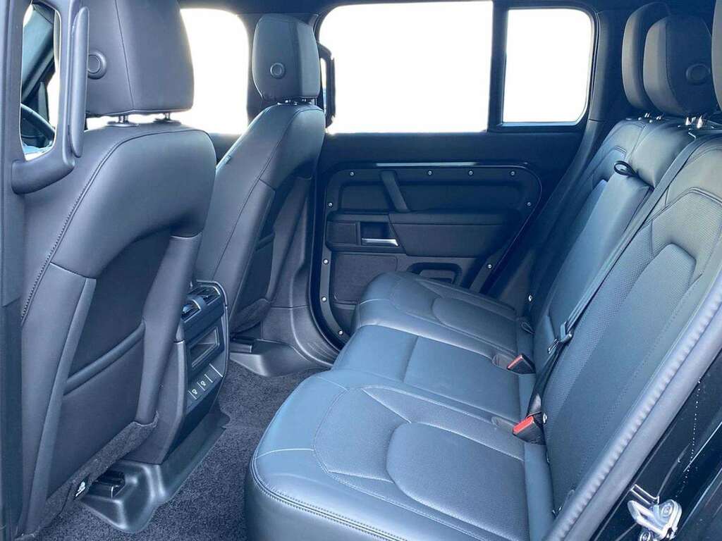 Land Rover Defender 110 3.0 D350 X-dynamic Se 110 EJ74CXA Black #4