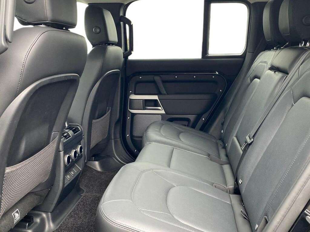Land Rover Defender 110 2.0 P400e Xs Edition 110 AV24TWF Black #4