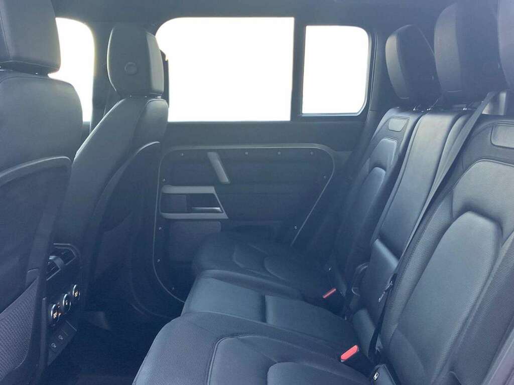 Land Rover Defender 110 3.0 D250 X-dynamic Se 110 7 Seat KT24UYH Green #4
