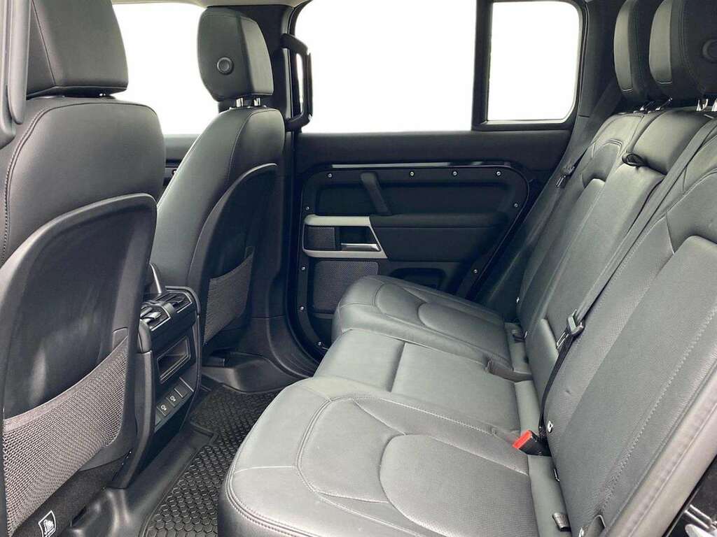 Land Rover Defender 110 3.0 D250 Xs Edition 110 AY24OXF Black #4