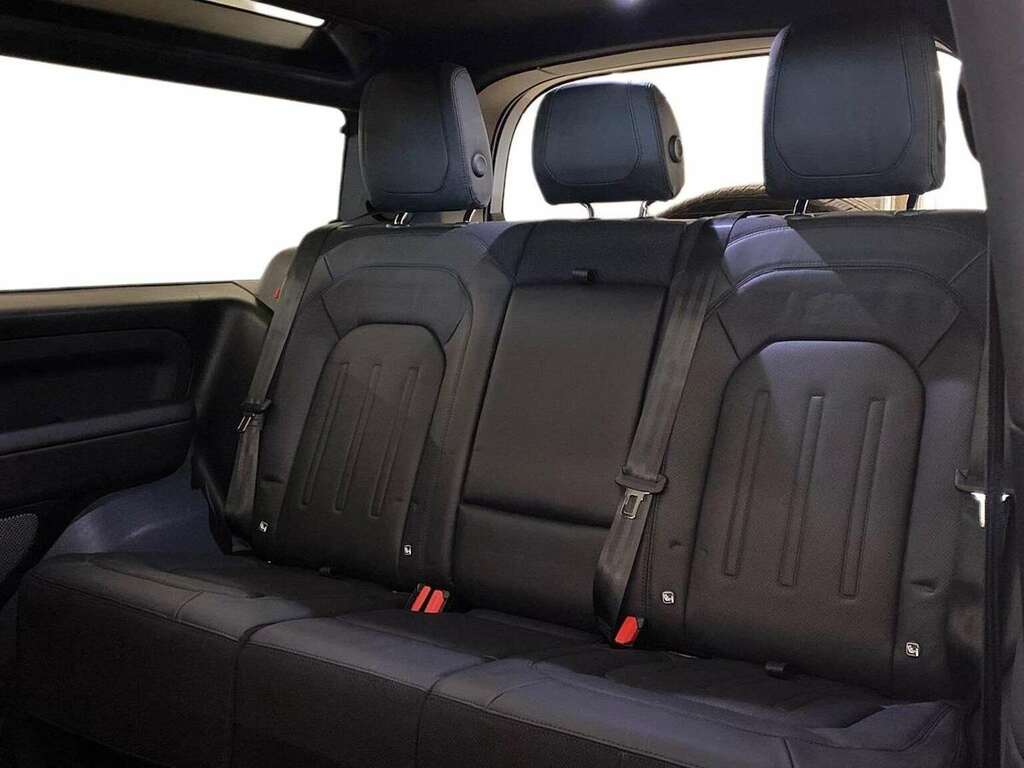 Land Rover Defender 90 3.0 D300 X 90 KM73FPO Silver #4