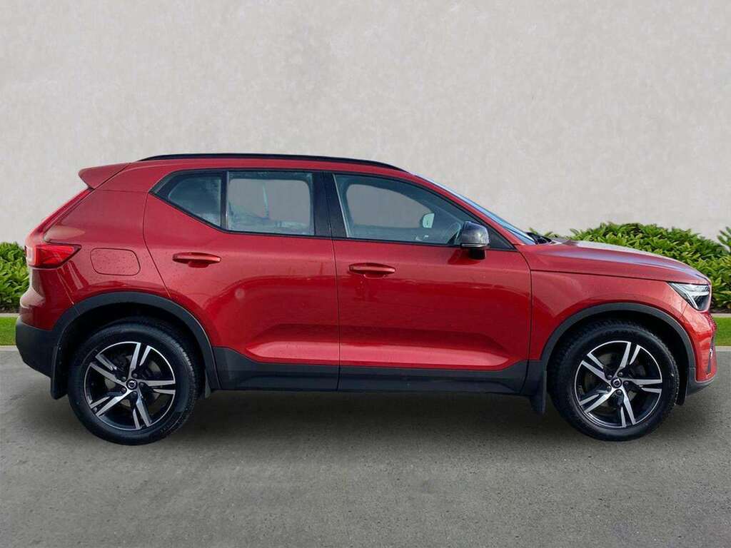 Volvo XC40 2.0 B4p Plus Dark Awd PY72CVD Red #3