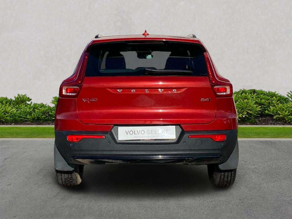Volvo XC40 2.0 B4p Plus Dark Awd PY72CVD Red #4
