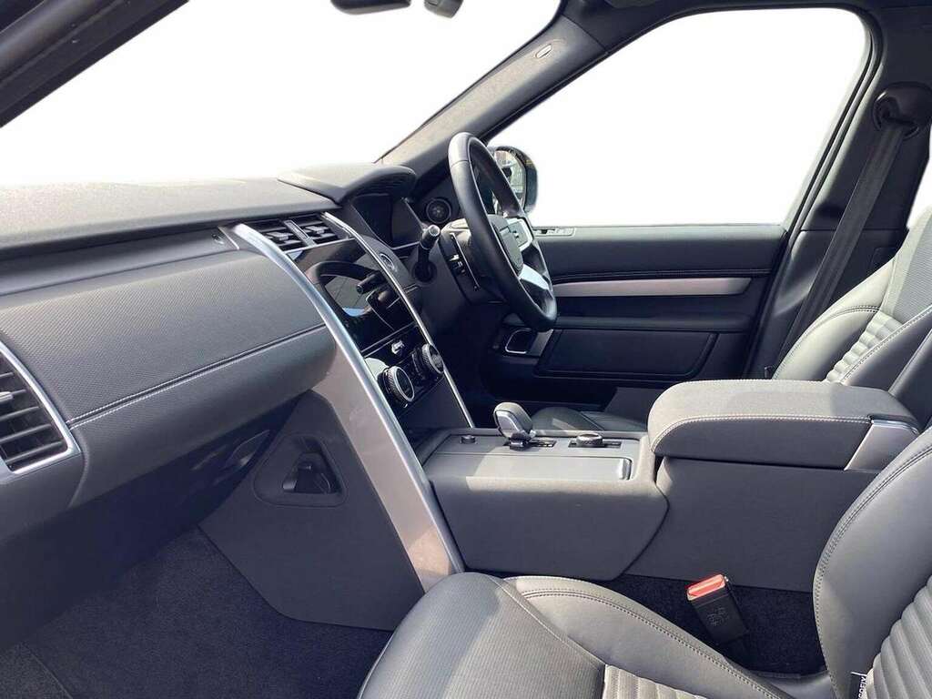 Land Rover Discovery 3.0 D350 Dynamic Hse KT74OOX Black #3