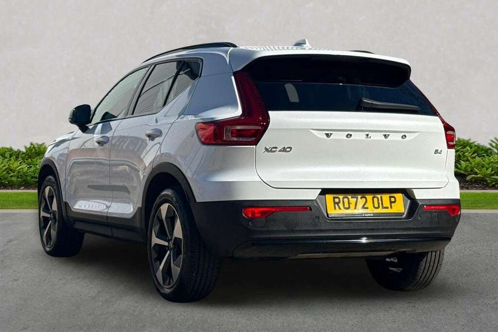 Volvo XC40 2.0 B4p Ultimate Dark RO72OLP White #2