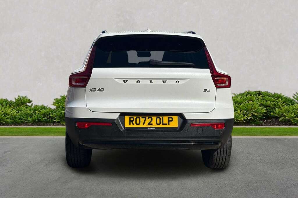 Volvo XC40 2.0 B4p Ultimate Dark RO72OLP White #4