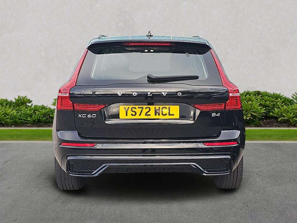 Volvo XC60 2.0 B4p Plus Dark Geartronic YS72WCL Black #4