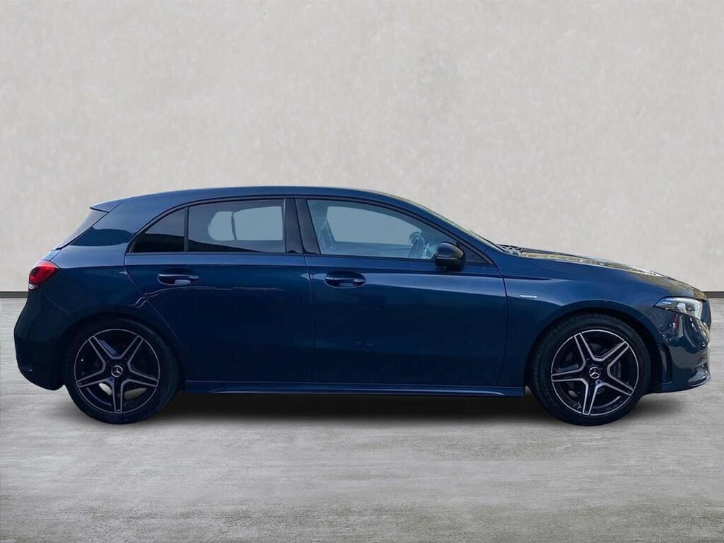 Mercedes-Benz A Class 1.3 A180 Amg Line Edition Executive Hatchback WGZ1453 Blue #3