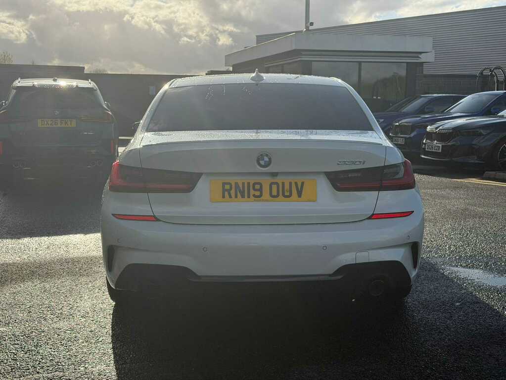 BMW 3 Series 330I M Sport Step RN19OUV White #4