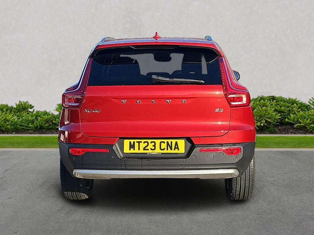 Volvo XC40 2.0 B3p Core MT23CNA Red #4